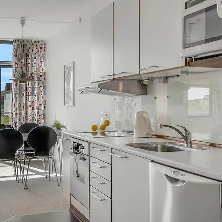 Bad, Lejl 72 * Фанё